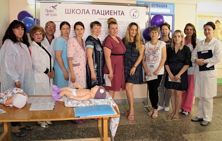 Врачи Ульяновской областной детской больницы имени Ю.Ф. Горячева провели занятие для мам недоношенных детей